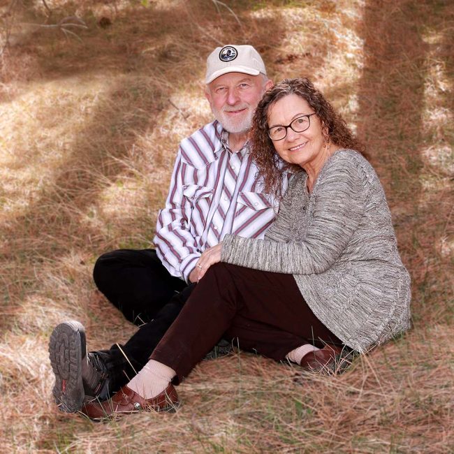 couples, portraits, outdoors, black hills, south dakota, wyoming